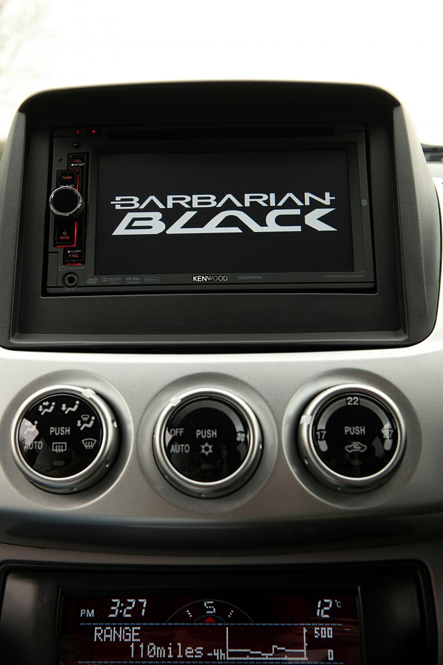 Детали интерьера Mitsubishi L200 Black Barbarian 2012 года  (UK) (фото 30 из 68)